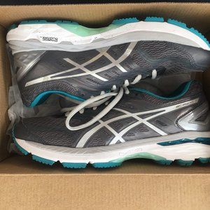 Asics Women's Size 7 Running Shoes GT-2000 5